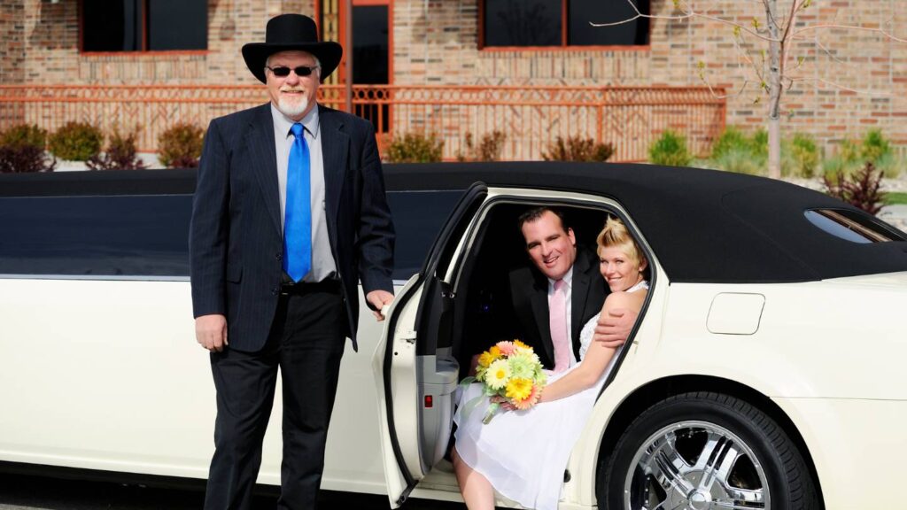 advantages and disadvantages of hiring a limousine for your wedding