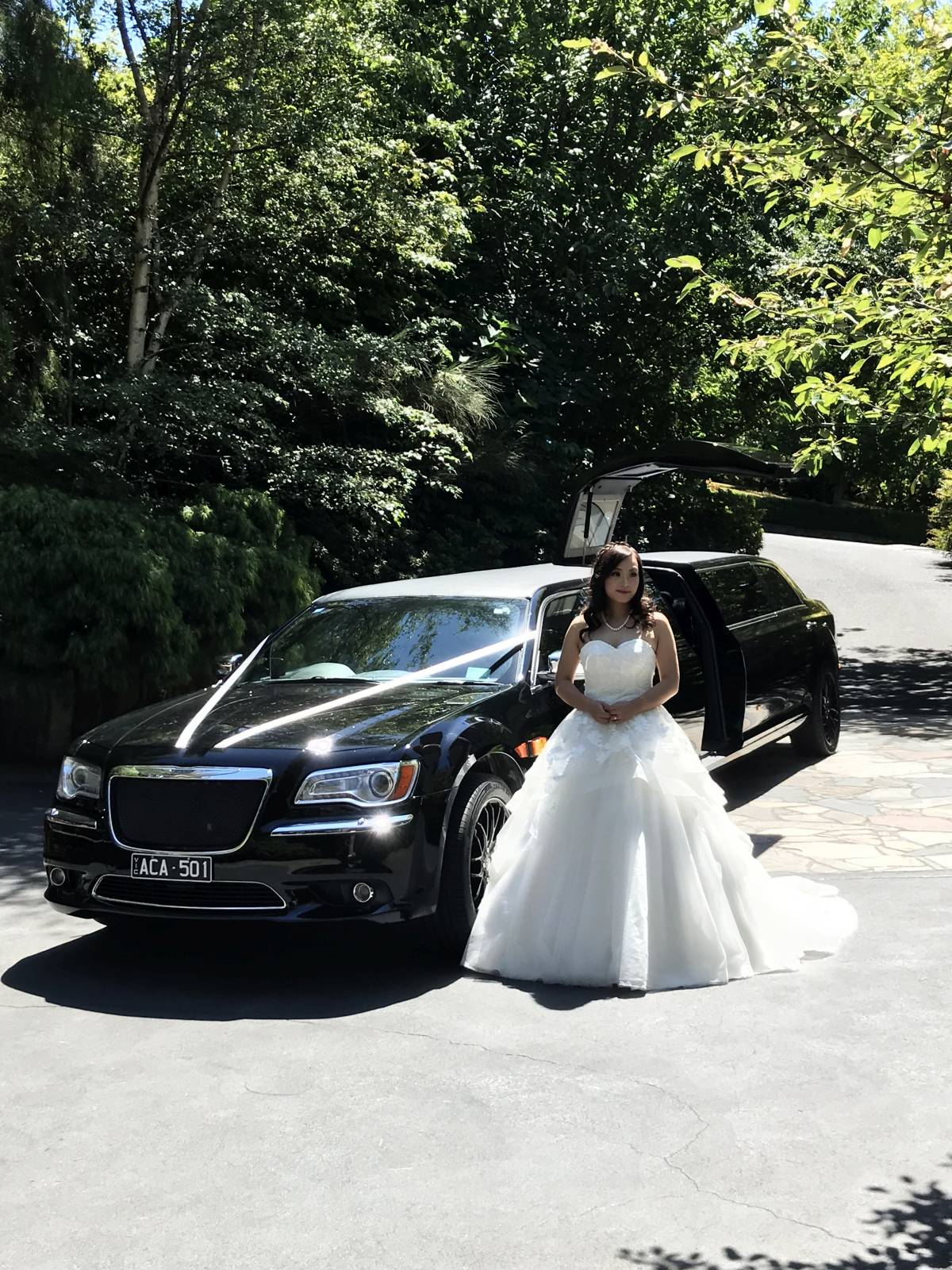 black chrysler wedding limo hire melbourne 04