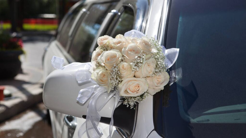 guide for hiring the perfect limo service on your wedding day 2
